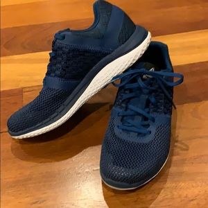 Women’s teal blue Reebok sneakers/running shoes